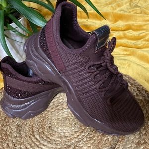The Maxima sneaker by Steve Madden (RARE) dark purple size 7.5